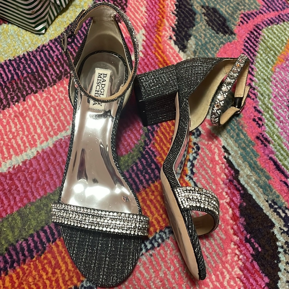 GENTLY WORN BADGLEY MISCHKA HEELS SZ 8.5